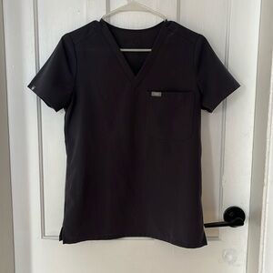 FIGS CHARCOAL SCRUB TOP